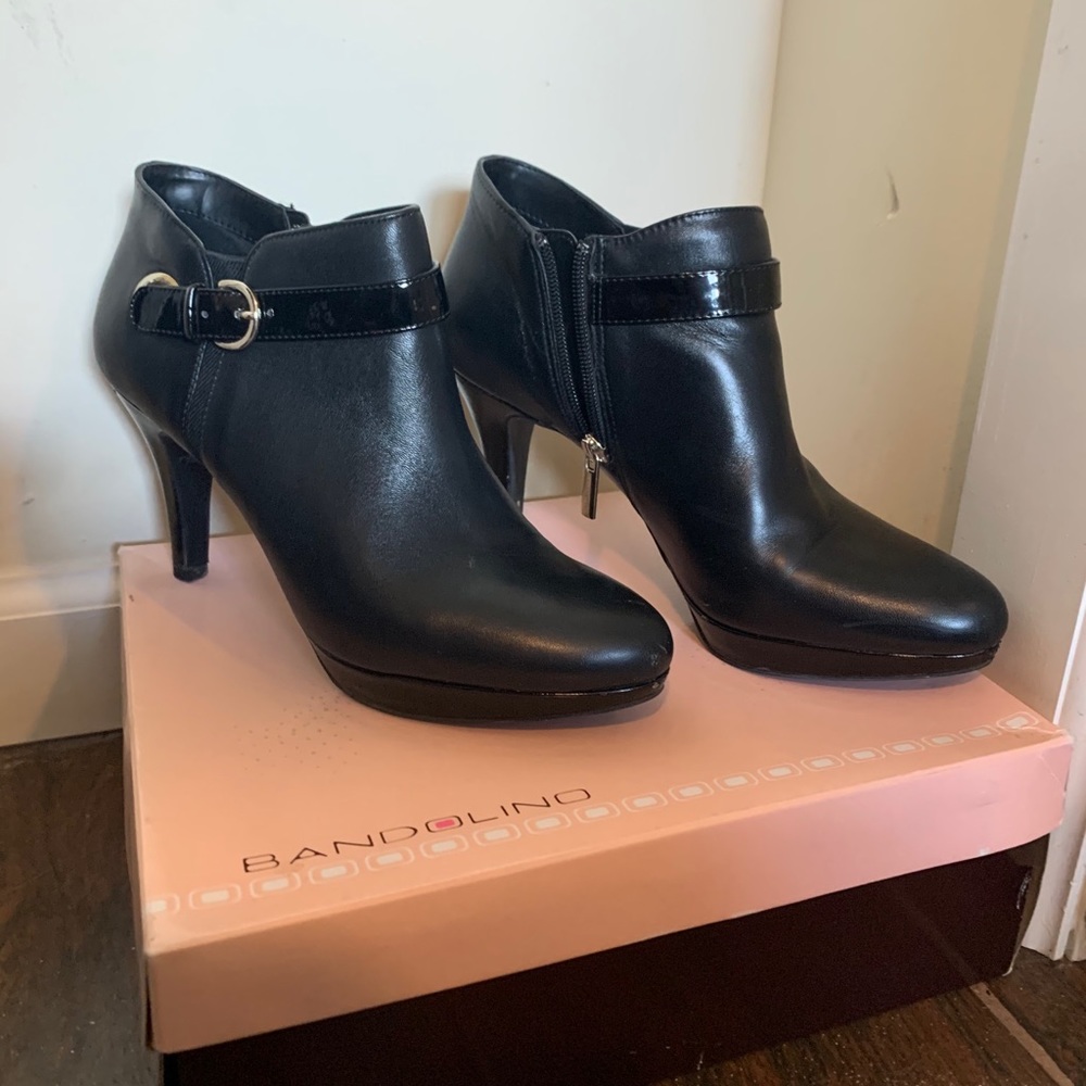 Bandolino Black Bootie Skinny Heel Shoes